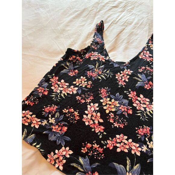 American Eagle Soft & Sexy Crepe Floral Tank Top Woman’s Size Medium - Picture 3 of 8